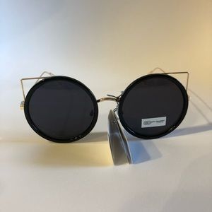 Retro Black & Gold pointed frame round lenses